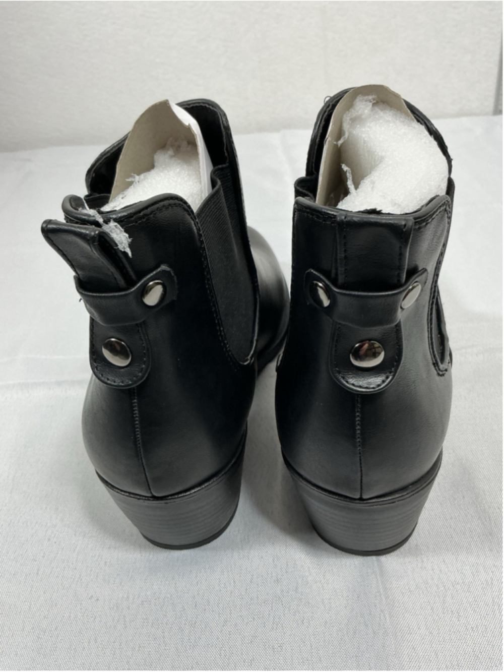 Woman’s New Soda Chelsea Pull On Bootie Size 11 Black Faux Leather Block Heel - Picture 4 of 7